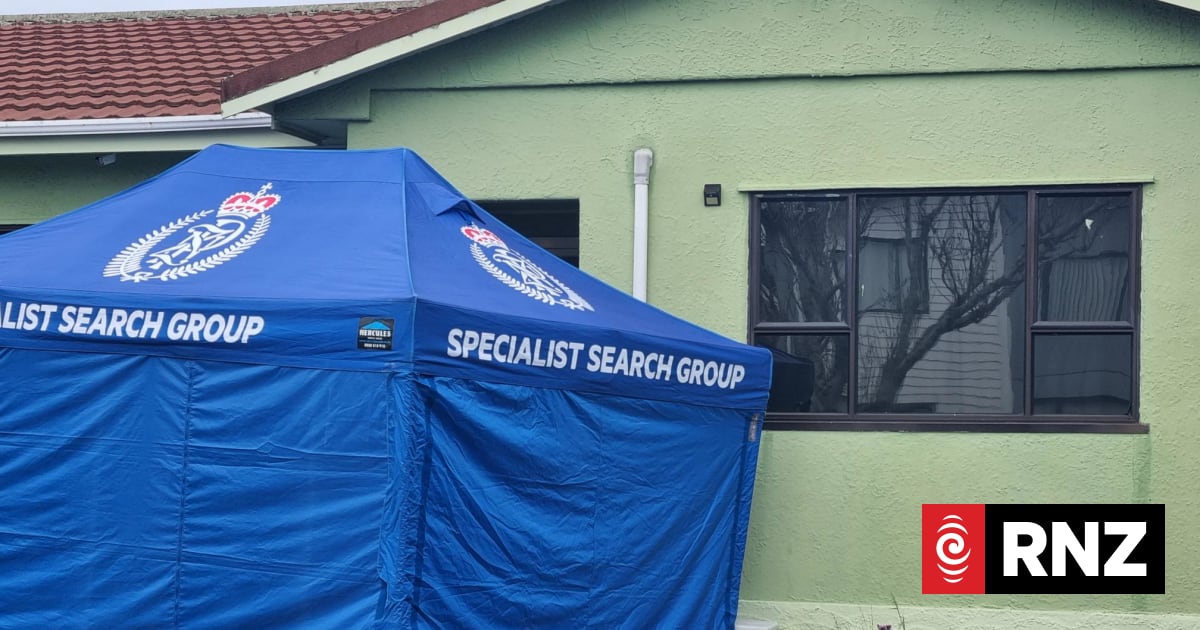 Three people dead, body seen laying on porch of home in Auckland's Papatoetoe