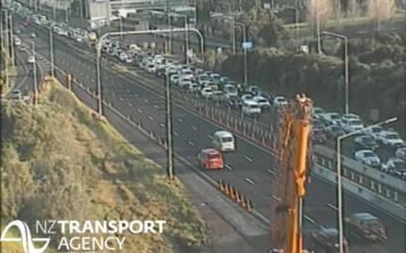 Traffic along Northern Motorway from Northcote Road