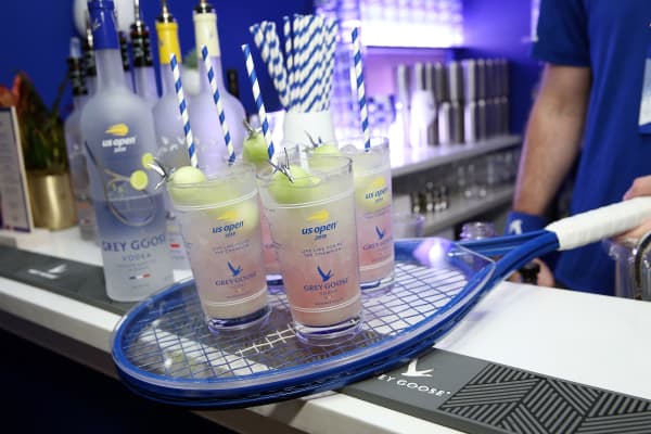 NEW YORK, NEW YORK - SEPTEMBER 02: Grey Goose Honey Deuce cocktails are served as Grey Goose toasts to the 2019 US Open at Arthur Ashe Stadium on September 02, 2019 in New York City.   Monica Schipper/Getty Images for Grey Goose/AFP (Photo by Monica Schipper / GETTY IMAGES NORTH AMERICA / Getty Images via AFP)