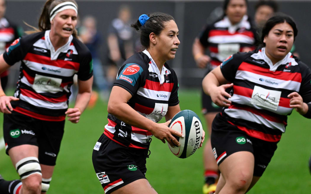 Shoshanah Seumanutafa playing for Counties Manukau.