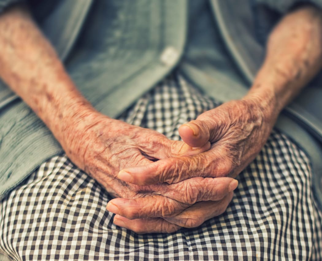 Poor grip strength is one of the symptoms of sarcopenia, or muscle wasting.