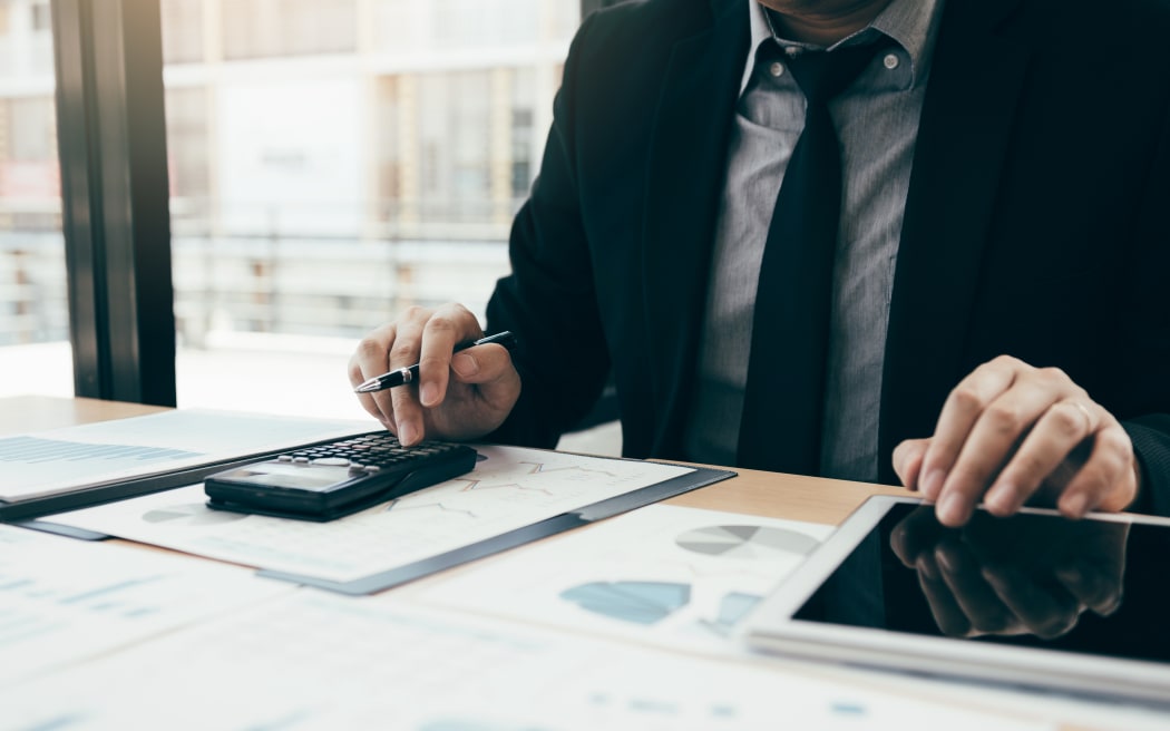 What should businesses be doing to thrive in 2024?