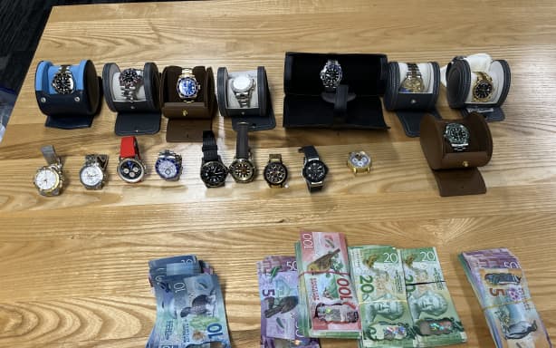 Four arrests as police seize guns, meth and $1m in cash | RNZ