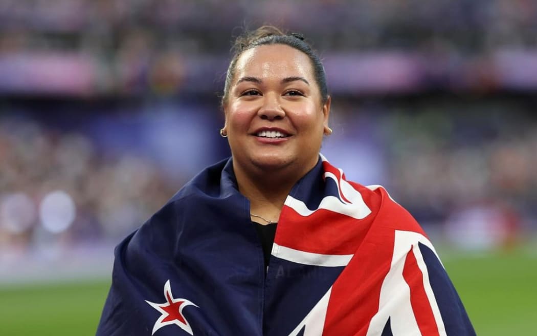 Maddi Wesche takes silver in the shot put final at the Paris Olympics.