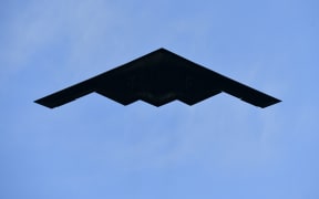 PASADENA, CALIFORNIA - JANUARY 01: A B-2 Stealth Bomber opens the 135th Rose Parade Presented by Honda on January 01, 2024 in Pasadena, California.   Jerod Harris/Getty Images/AFP (Photo by Jerod Harris / GETTY IMAGES NORTH AMERICA / Getty Images via AFP)