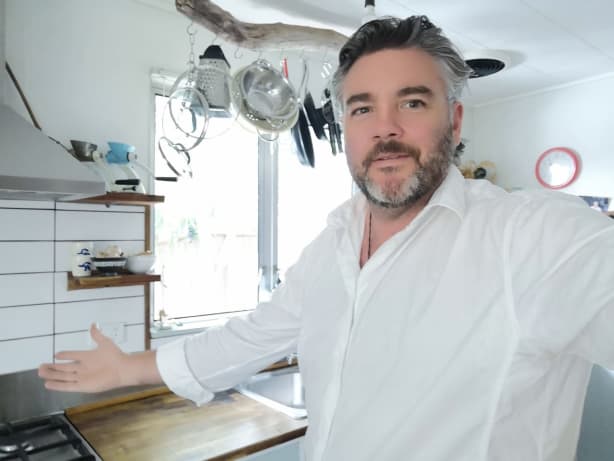 Covid-19 lockdown: Home cooking adds flavour and frustration | RNZ