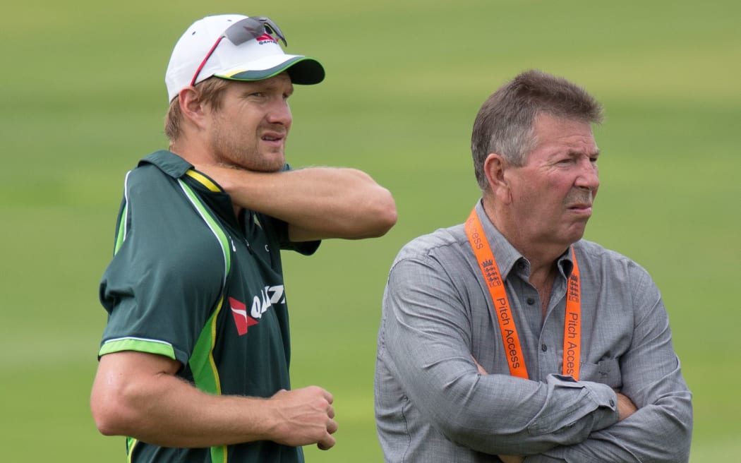 Australian selector Rod Marsh (R) with former Australian cricketer Shane Watson (L)