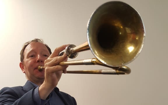 Gordon Lehany plays the natural trumpet