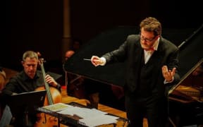 Peter Thomas conducting