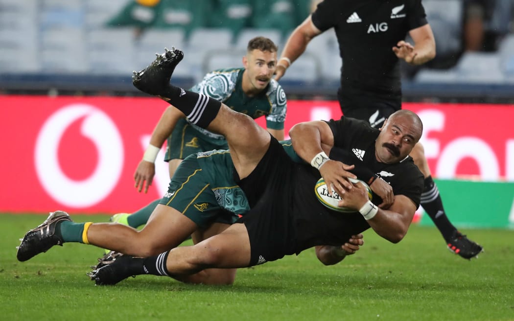 Karl Tu'inukuafe on his way to scoring in the Bledisloe Cup test match at ANZ Stadium, Sydney, Australia. 31st Oct 2020.