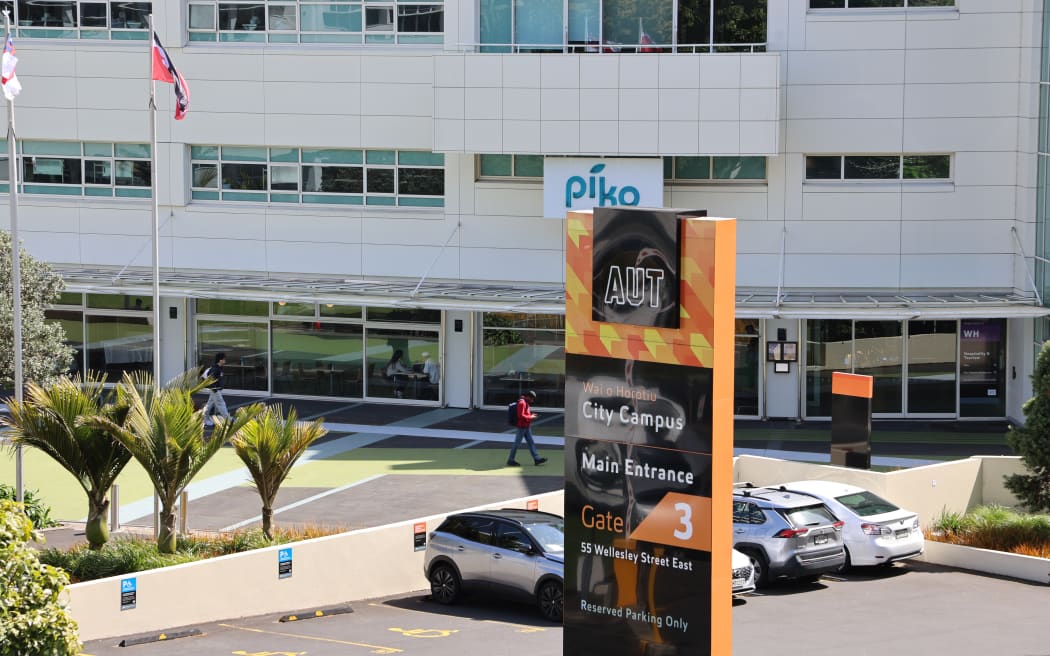 Generic use, AUT building