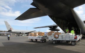 A transfer of aid for Ambae Island between a RNZAF Boeing 757 and a RNZAF C130 at Bauerfield Airport, Port Vila, Vanuatu, involving 11 tonnes of relief supplies for Ambae Island. The C130 proceeded on to Luganville.