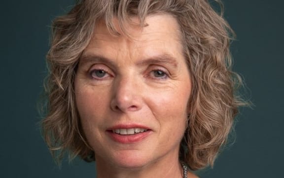 Dr Samantha Murton