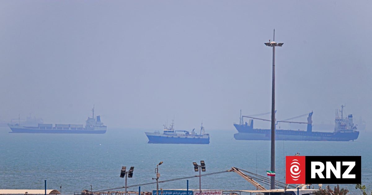 Oil Tankers Transit Strait of Hormuz After War Deal, Trackers Show