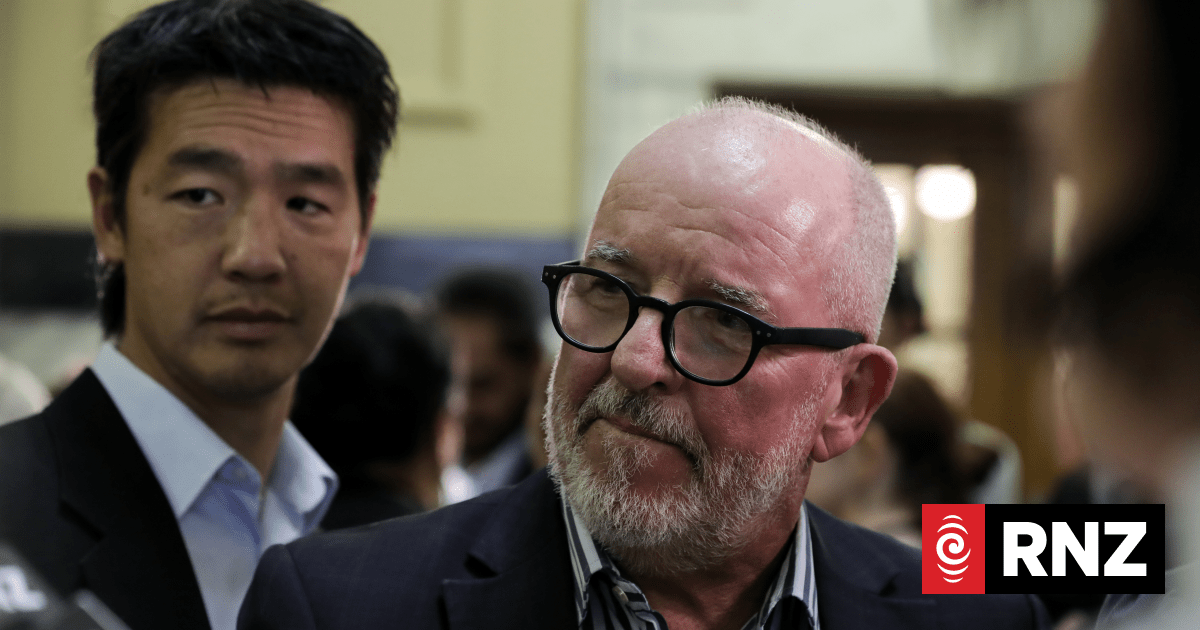 Midweek Mediawatch: Soper's simmering stand-off | RNZ News