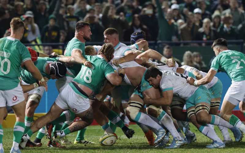 Rugby: Rusty South Africa hold off Ireland to edge first test | RNZ