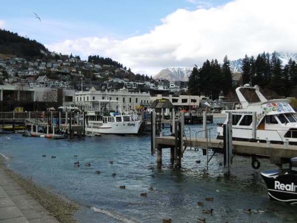 An image taken by Glydel Medalla with one of her digital cameras from the 2000s era.