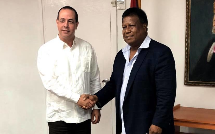 Cuba's Minister for Public Health Roberto Morales Ojeda( left) and Palau Health Minister Emais Roberts during a 2018 visit of Palau
