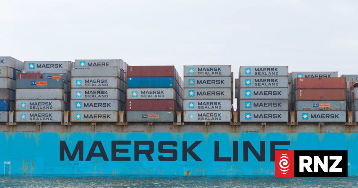 US Navy intercepts missiles in Red Sea while escorting Maersk ships | RNZ