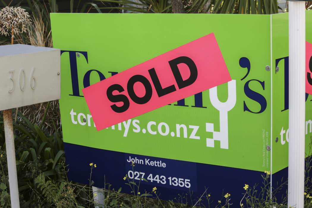 Sold sign Housing generic