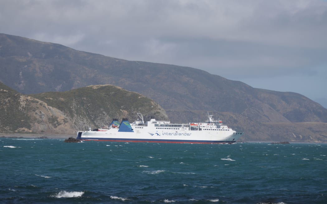 Aratere Interislander Ferry leaving Wellington.