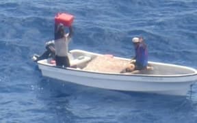 The New Zealand Defence Force found two men adrift on a boat in the Pacific, four days after two fishermen were reported missing in Kiribati.