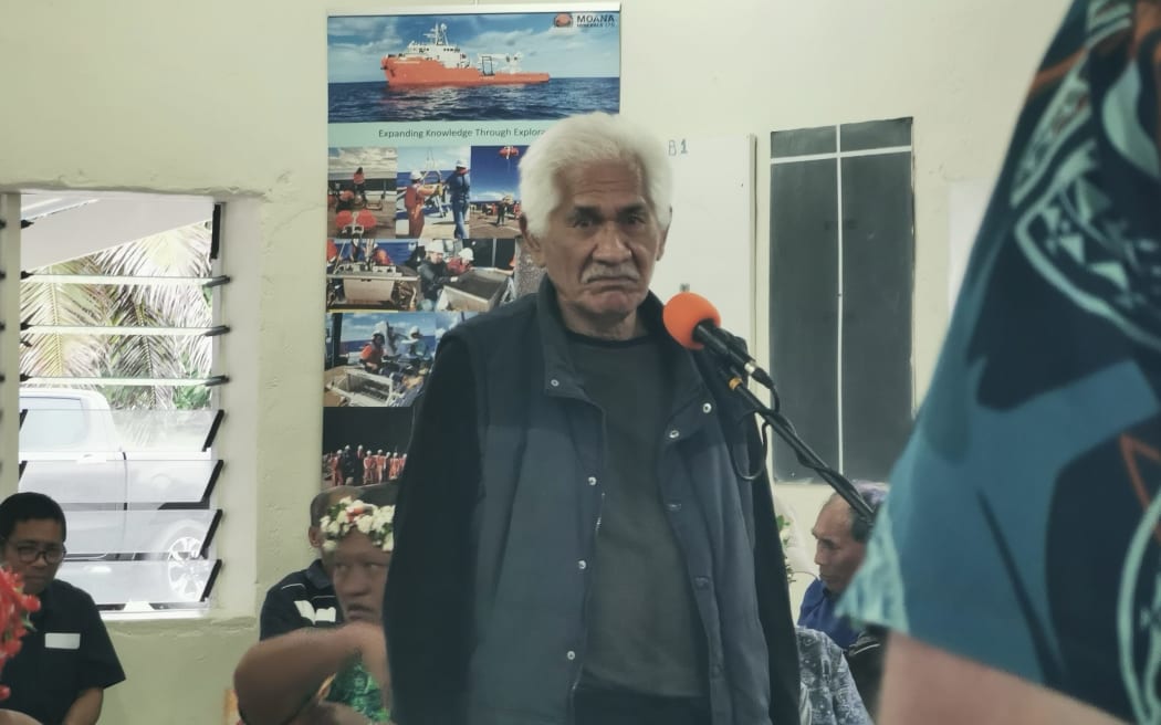 Members of the Atiu community during a consultation with Moana Minerals about seabed mining.