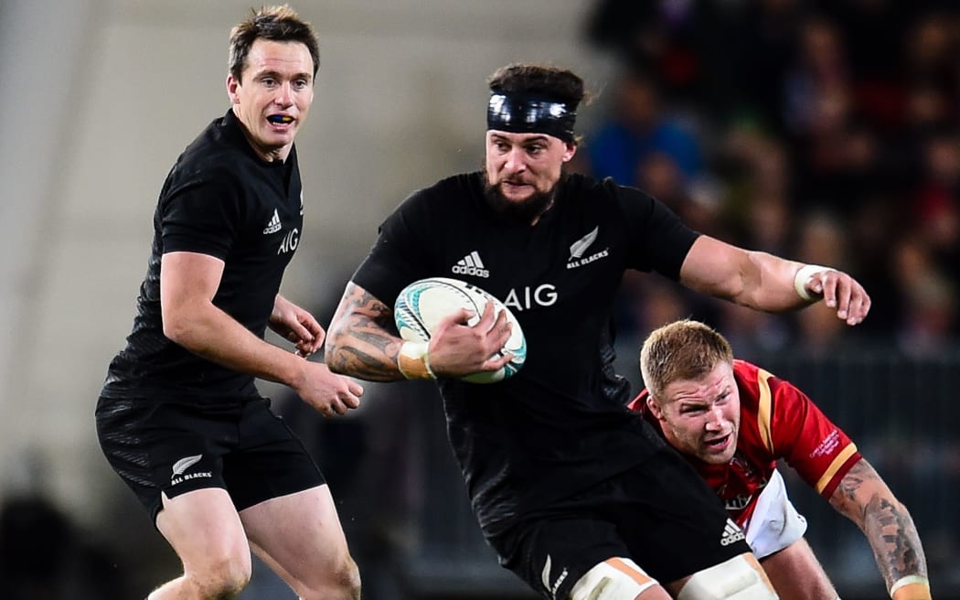Elliot Dixon in action for the All Blacks 2016.