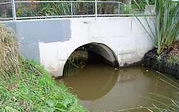 The concrete culvert and footbridge is to be replaced.