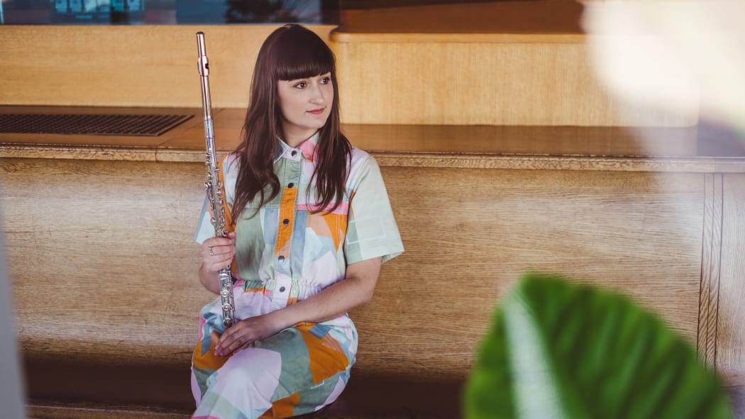 Portrait of flute player Hannah Darroch