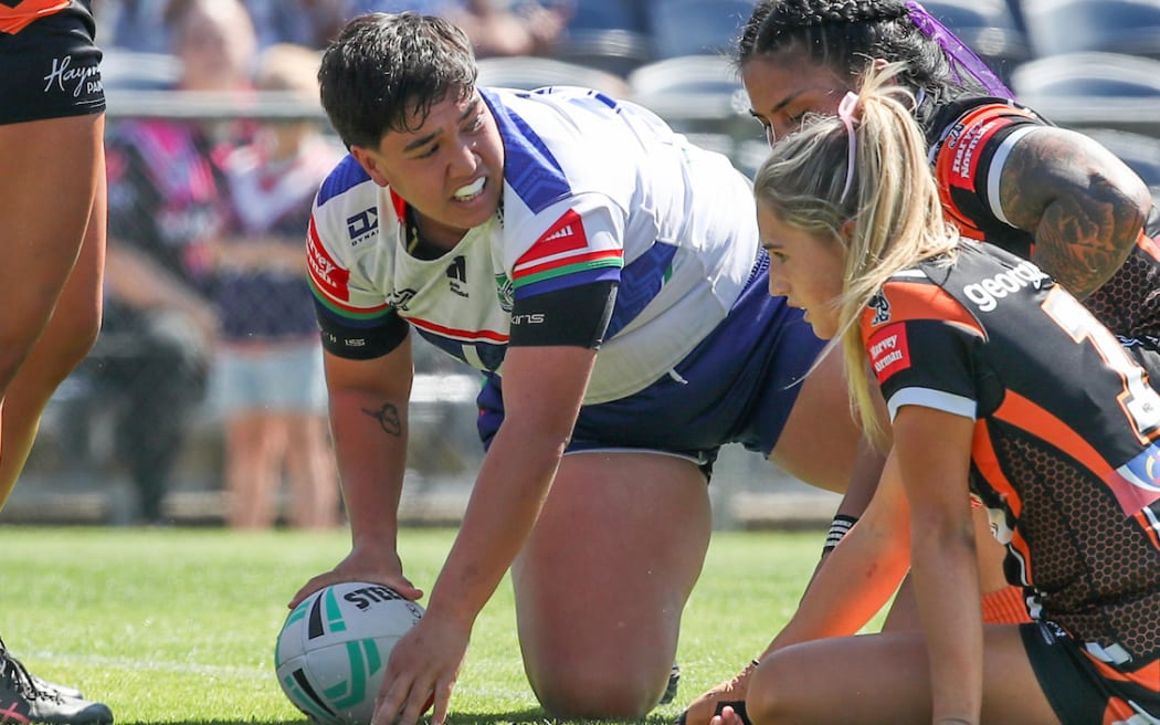Laishon Albert-Jones scores her second try. NRLW Wests Tigers Women v NZ Warriors Women.