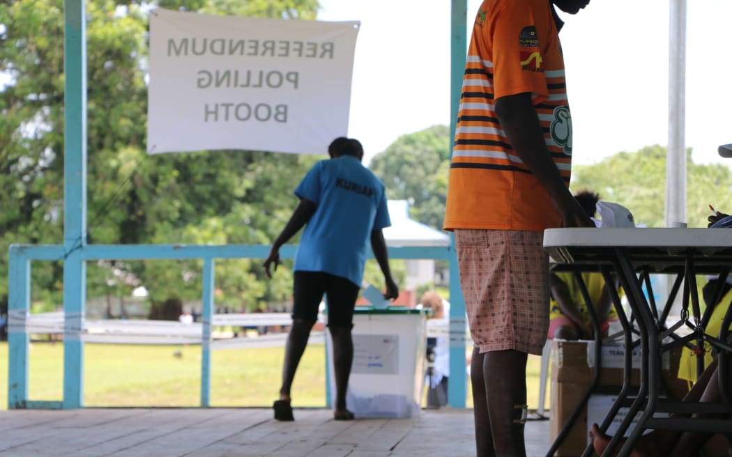 Polling in the Bougainville independence referendum at Hutjena Station.