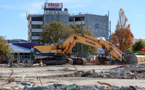 Fuel oil and lead has been found in soil beneath the old Liquorland store, set to be part of Blenheim's new library and art gallery.