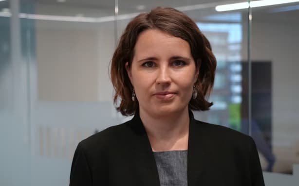 Helen Toner says AI is developing too rapidly to control. (Four Corners: Mark Hiney)
