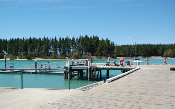 Wharf-goers in Māpua will still be able to jump into the water after a council bylaw was fixed.