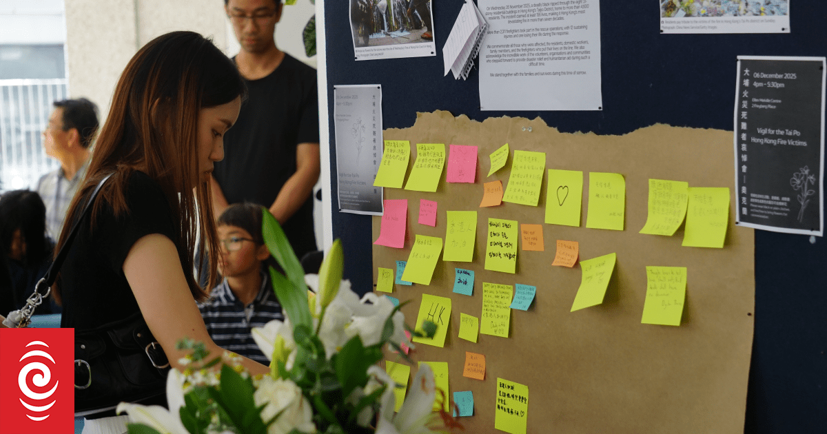 奥克兰市民悼念香港公寓火灾遇难者