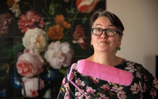 Wellington crossing painted in transgender flag restored to original | RNZ