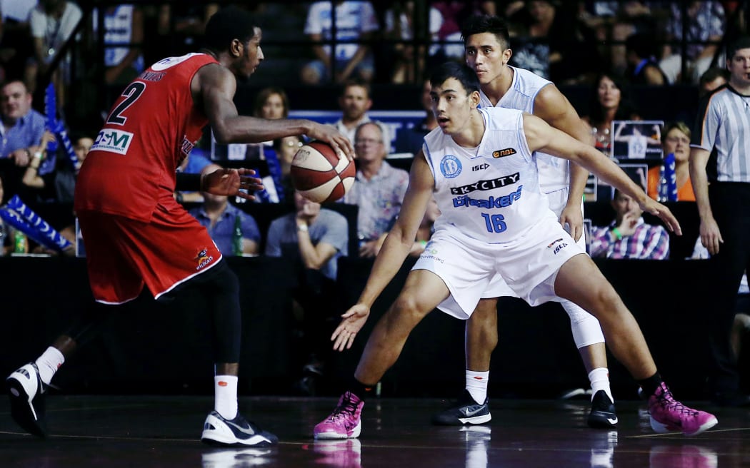 Tai Wynyard (right) in action for the Breakers during the ANBL.
