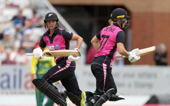 Suzie Bates and Sophie Devine.