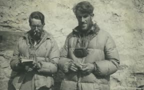Earle Riddiford (L) and Sir Edmund Hillary in the Himalayas