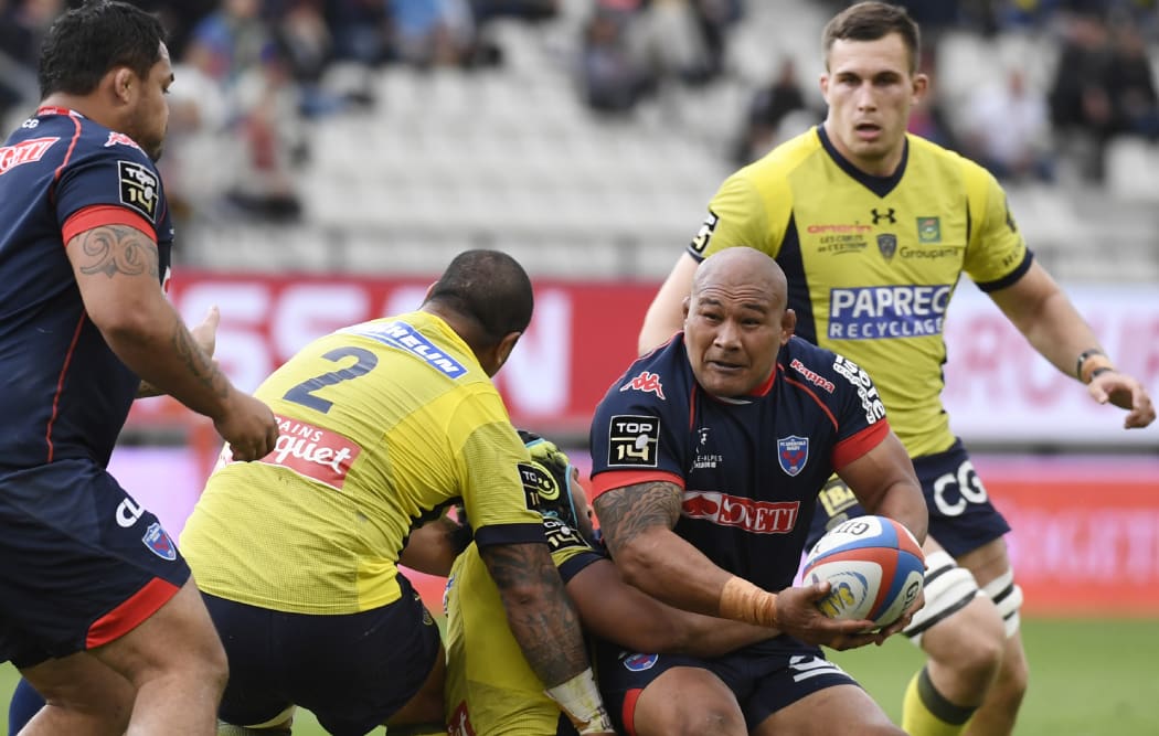 Grenoble prop Sona Taumalolo sizes up the Clermont defence.