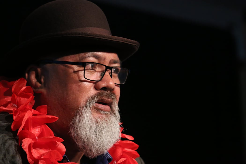David Fane receives the senior Pacific artist award from Creative New Zealand, 2016.