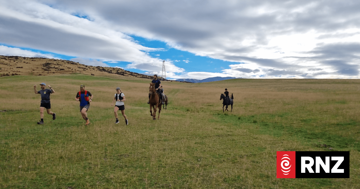 'They're better at running than we are' - Only Fools and Horses race returns for round two