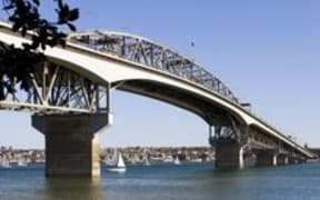 auckland harbour bridge