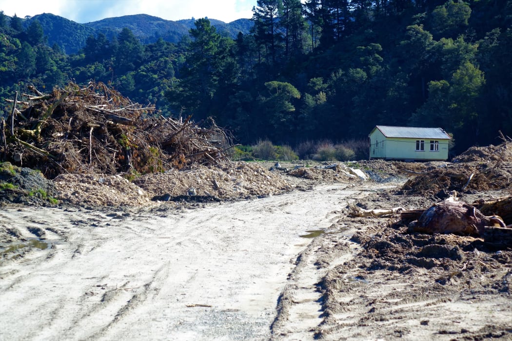 Sandy Bay Road, Marahau.