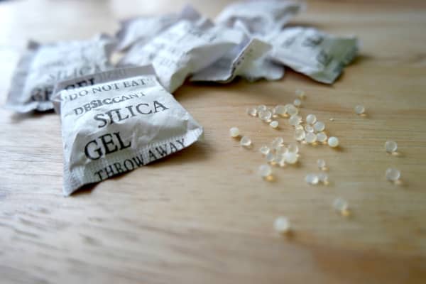 According to health professionals, most silica beads found in these sachets are non-toxic.