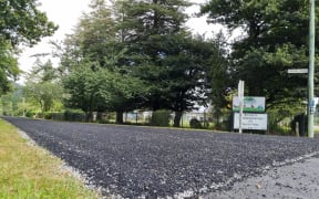 New Zealand's first full rubber road has been laid in Glentunnel, in the Selwyn district.