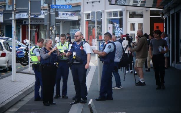 Four teens charged after burglary and high-speed chase in Auckland | RNZ