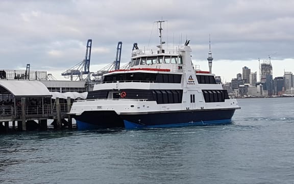 A Fullers ferry heading from the city to Devonport.