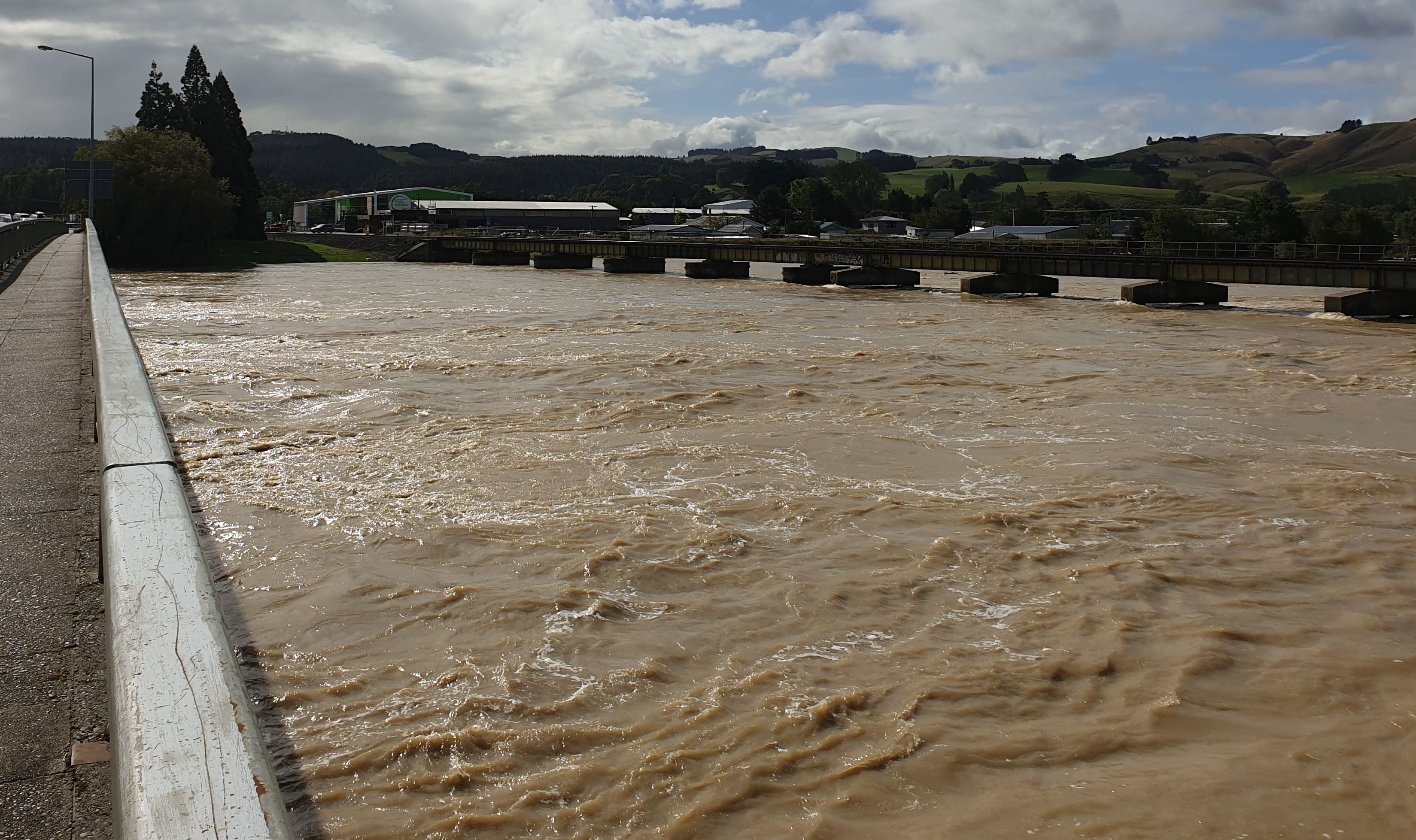 Mataura River in flood in Gore in Gore